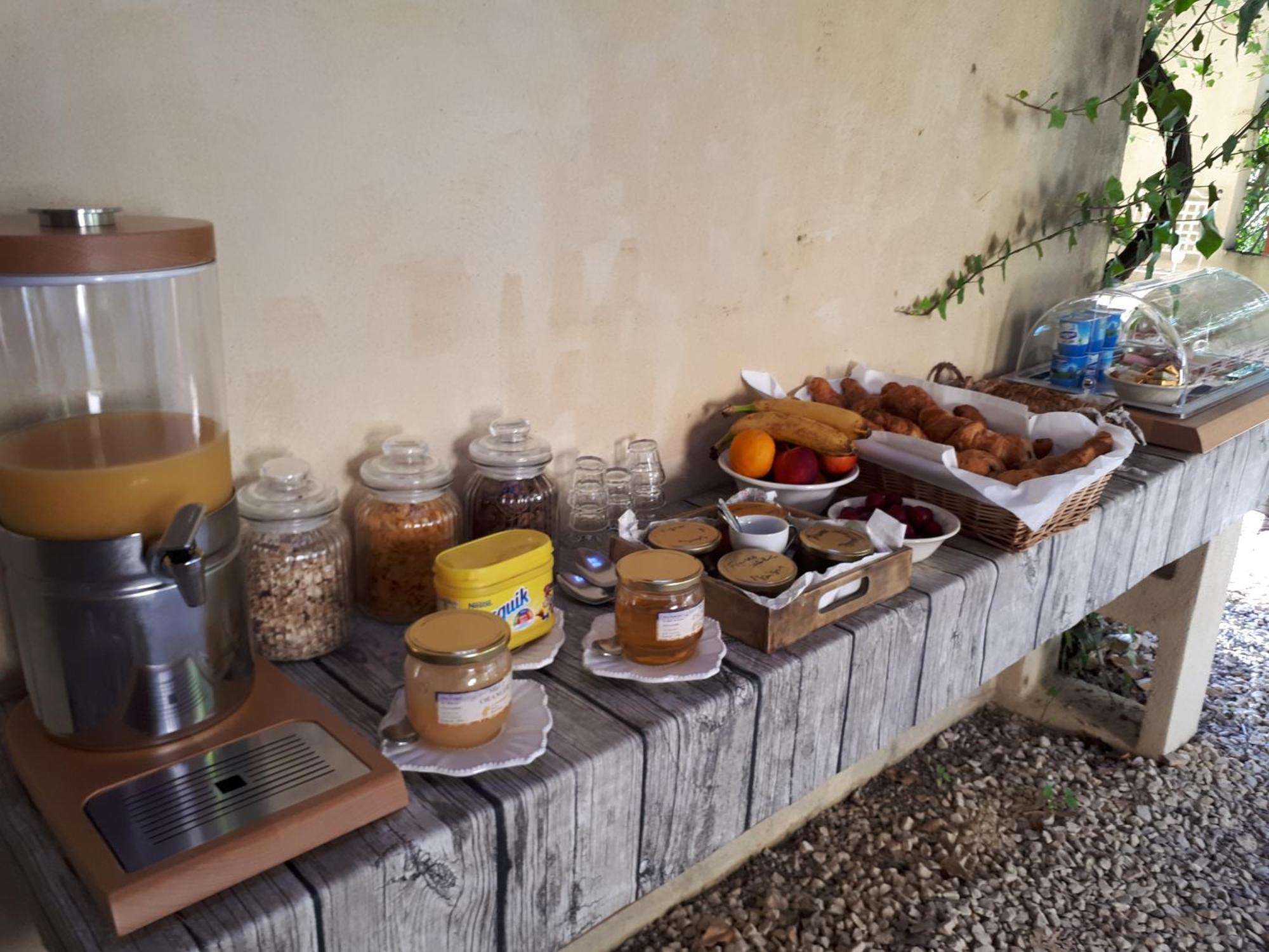 Cote Provence Ξενοδοχείο Le Thor Εξωτερικό φωτογραφία